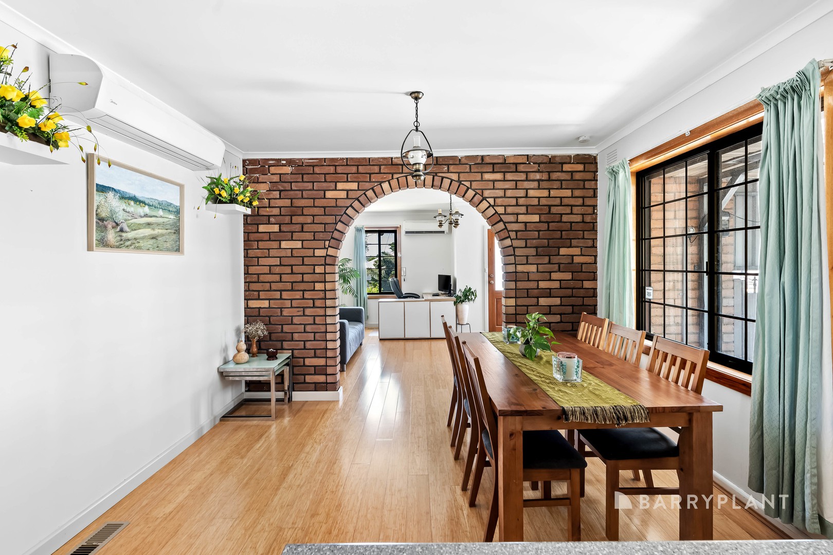 33 Charlton Crescent, Reservoir, VIC 3073, Reservoir - Thumbnail 4