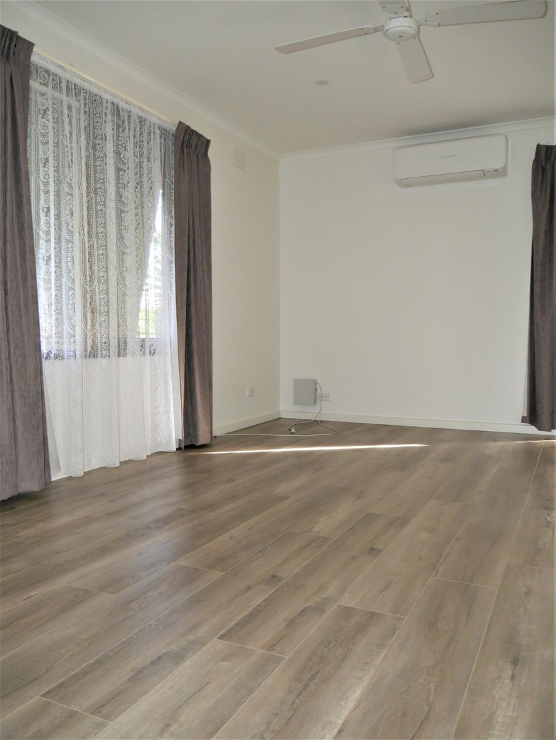 33 Chelmsford Way, Melton West, VIC 3337 - Thumbnail 1 - 21/09/2021