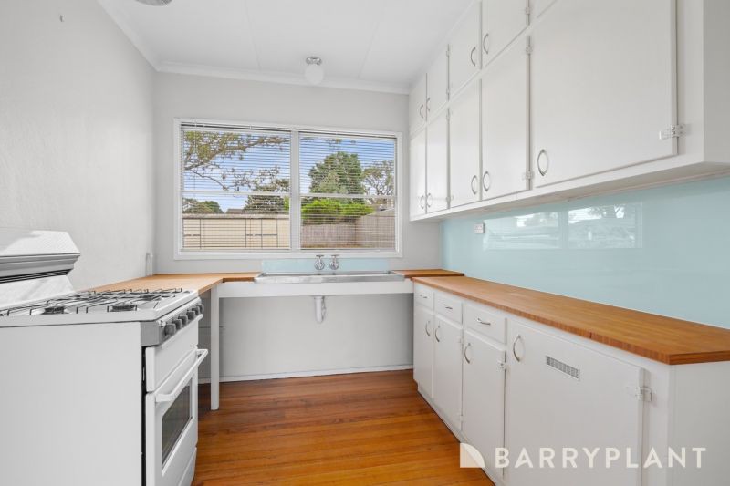 33 Coolgardie St, Frankston North, VIC 3200 - Thumbnail 2 - 04/07/2025