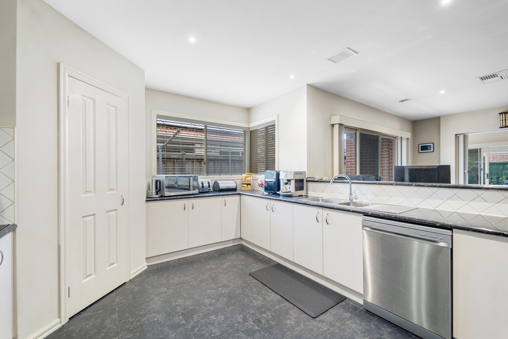 33 Daffodil Way, Point Cook, VIC 3030, Point Cook - Thumbnail 6