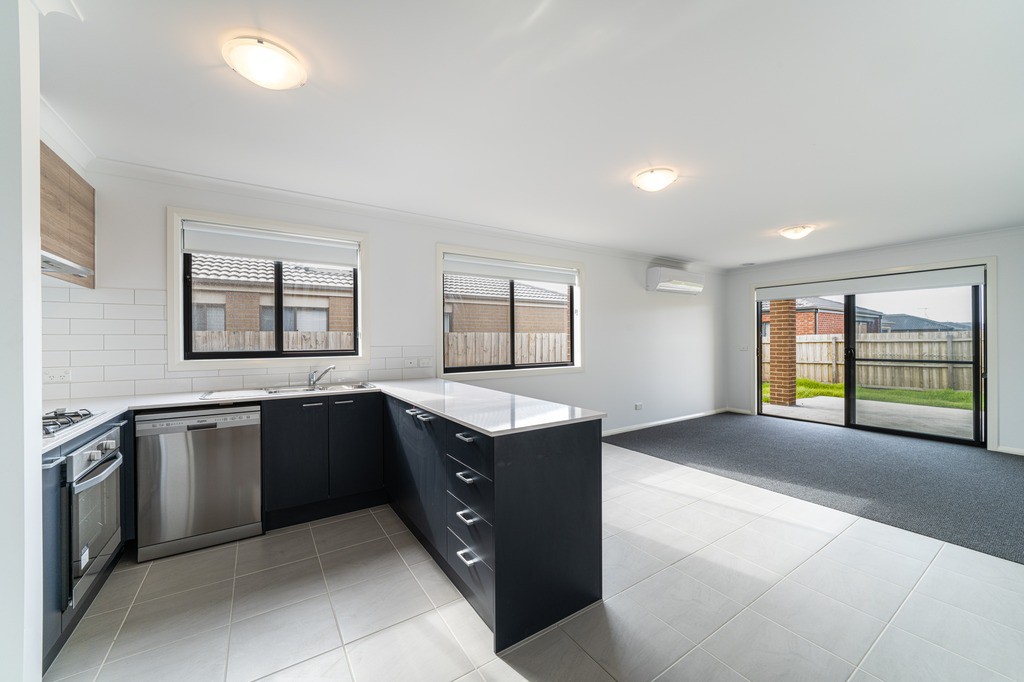 33 Duchess Drive, St Leonards, VIC 3223, St Leonards - Thumbnail 2