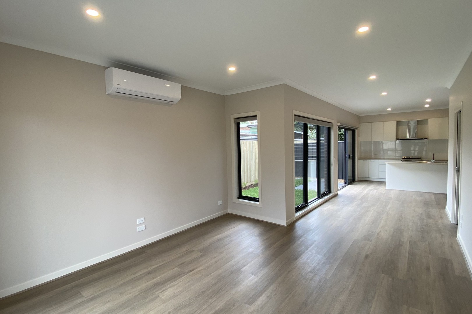33 Dwyer Avenue, Reservoir, VIC 3073 - Thumbnail 1 - 01/07/2024