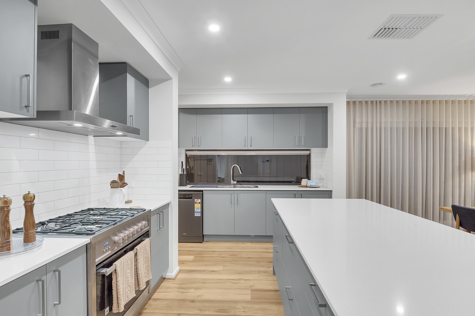 33 Edgedell Avenue, Kalkallo, VIC 3064, Kalkallo - Thumbnail 4