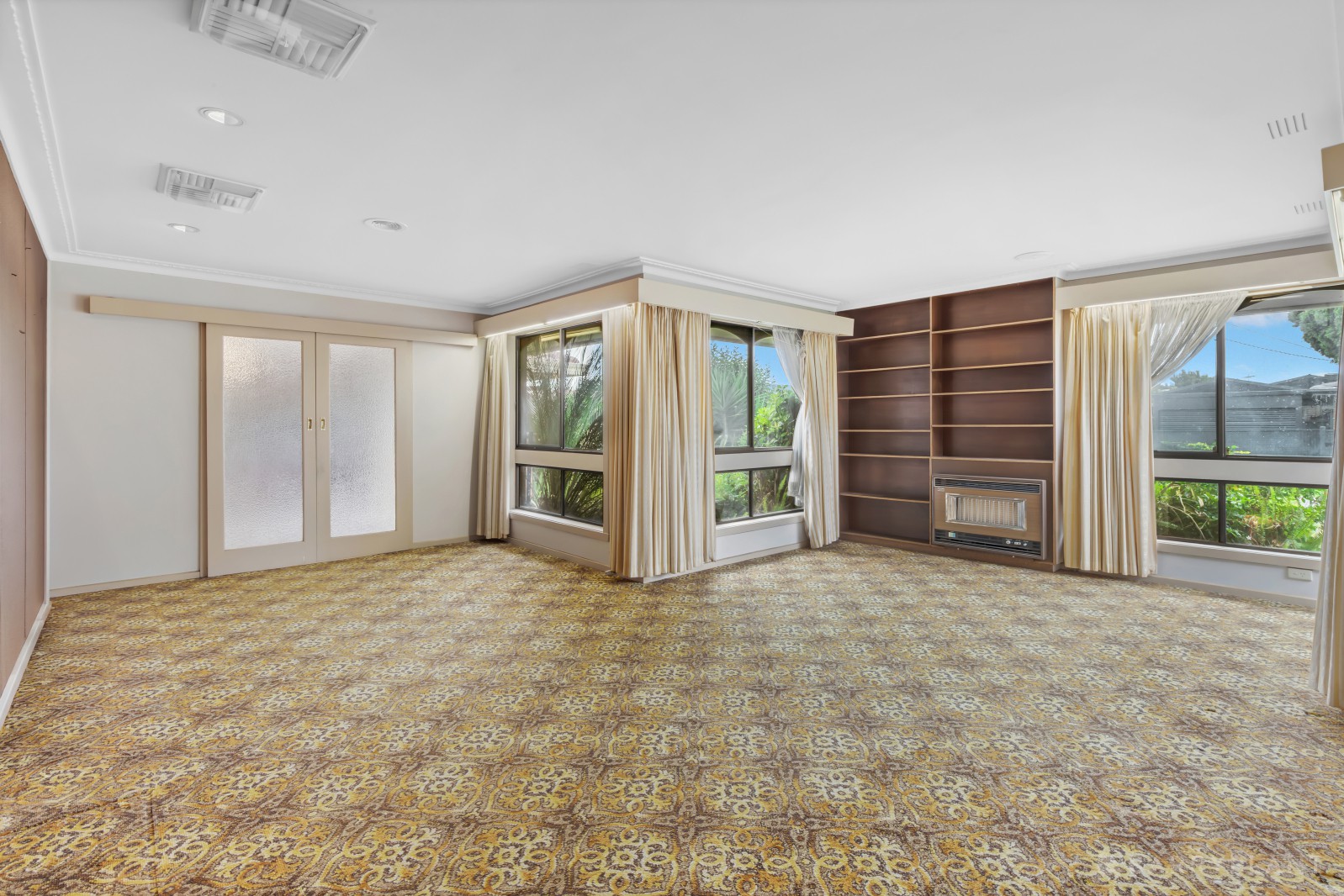 33 Elisabeth Avenue, Springvale South, VIC 3172 - Thumbnail 2 - 18/03/2026