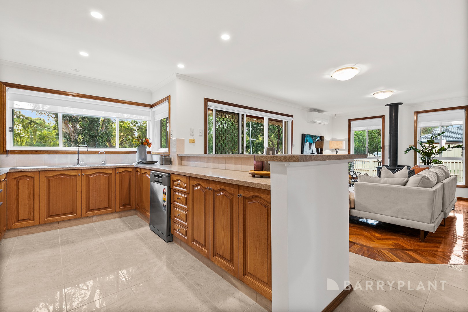 33 Freeman Drive, Glenroy, VIC 3046, Glenroy - Thumbnail 3