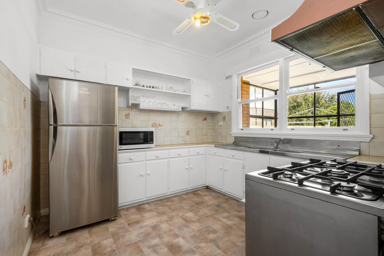 33 Giddings Street, North Geelong, VIC 3215 - Thumbnail 2 - 05/03/2025