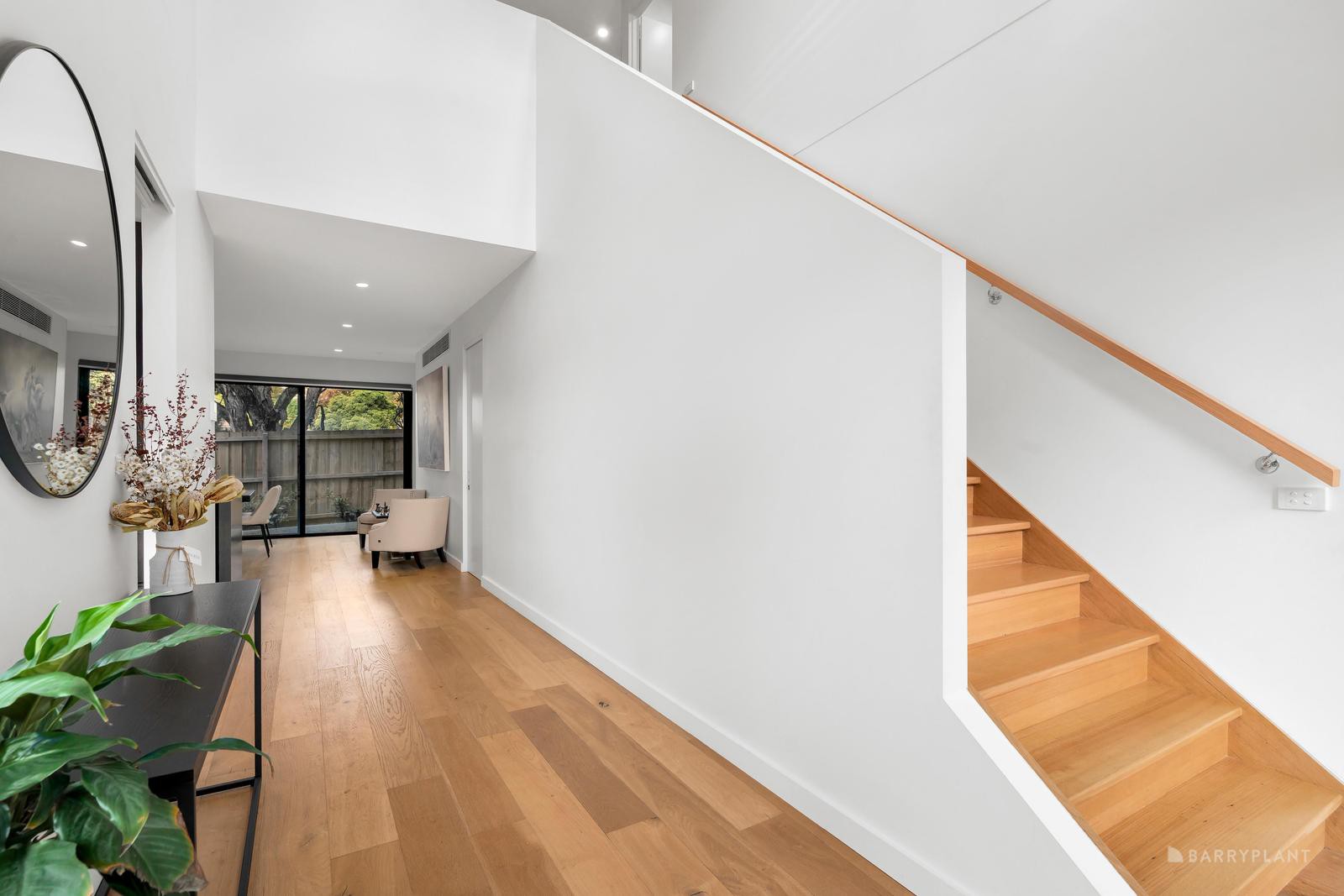 33 Glendale Avenue, Templestowe, VIC 3106 - Thumbnail 2 - 02/07/2025