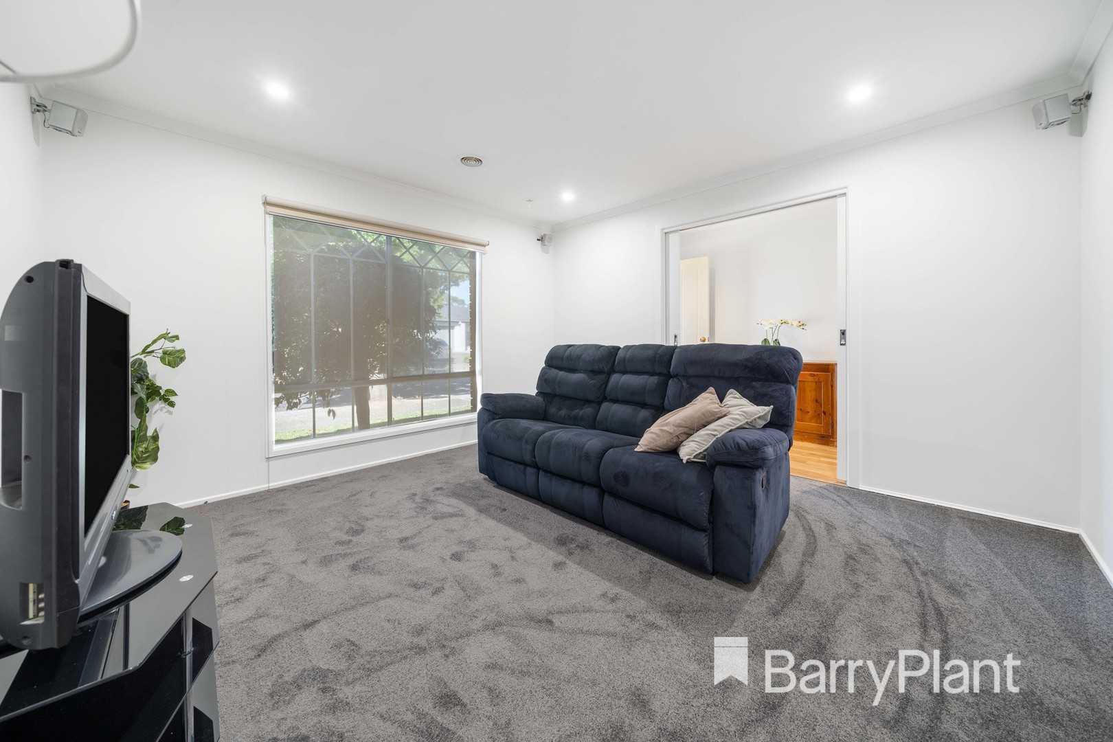 33 Harvest Way, Werribee, VIC 3030, Werribee - Thumbnail 3