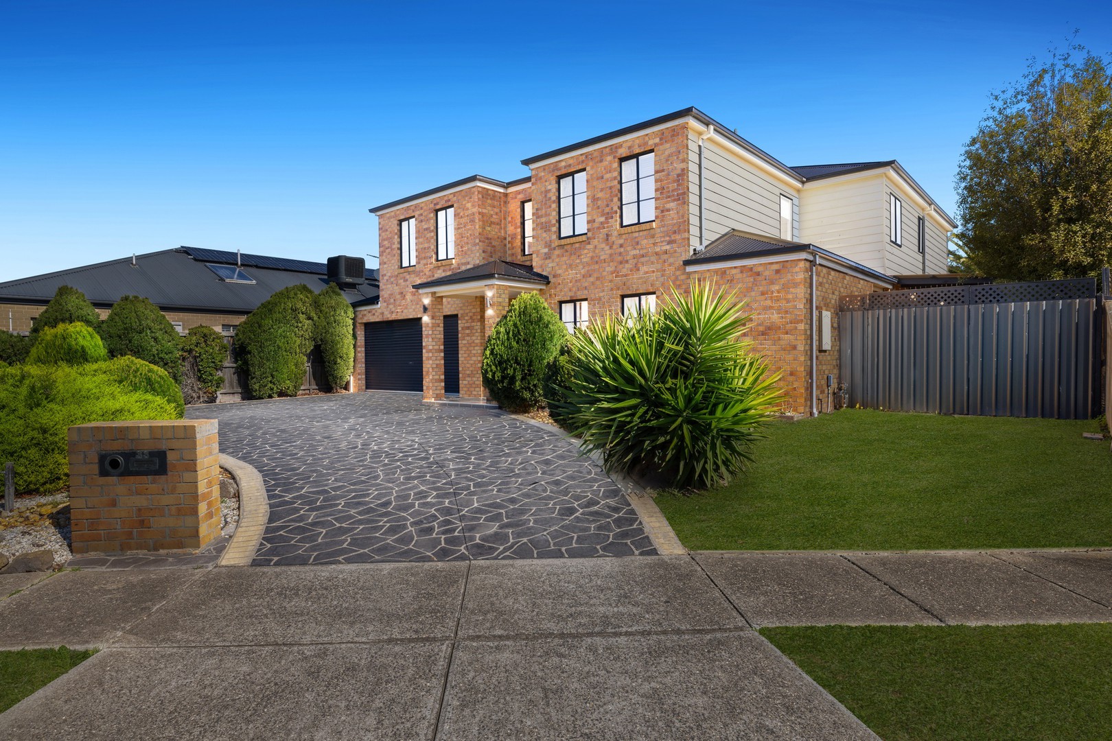 33 Hibiscus Crescent, Point Cook, VIC 3030, Point Cook - Thumbnail 2