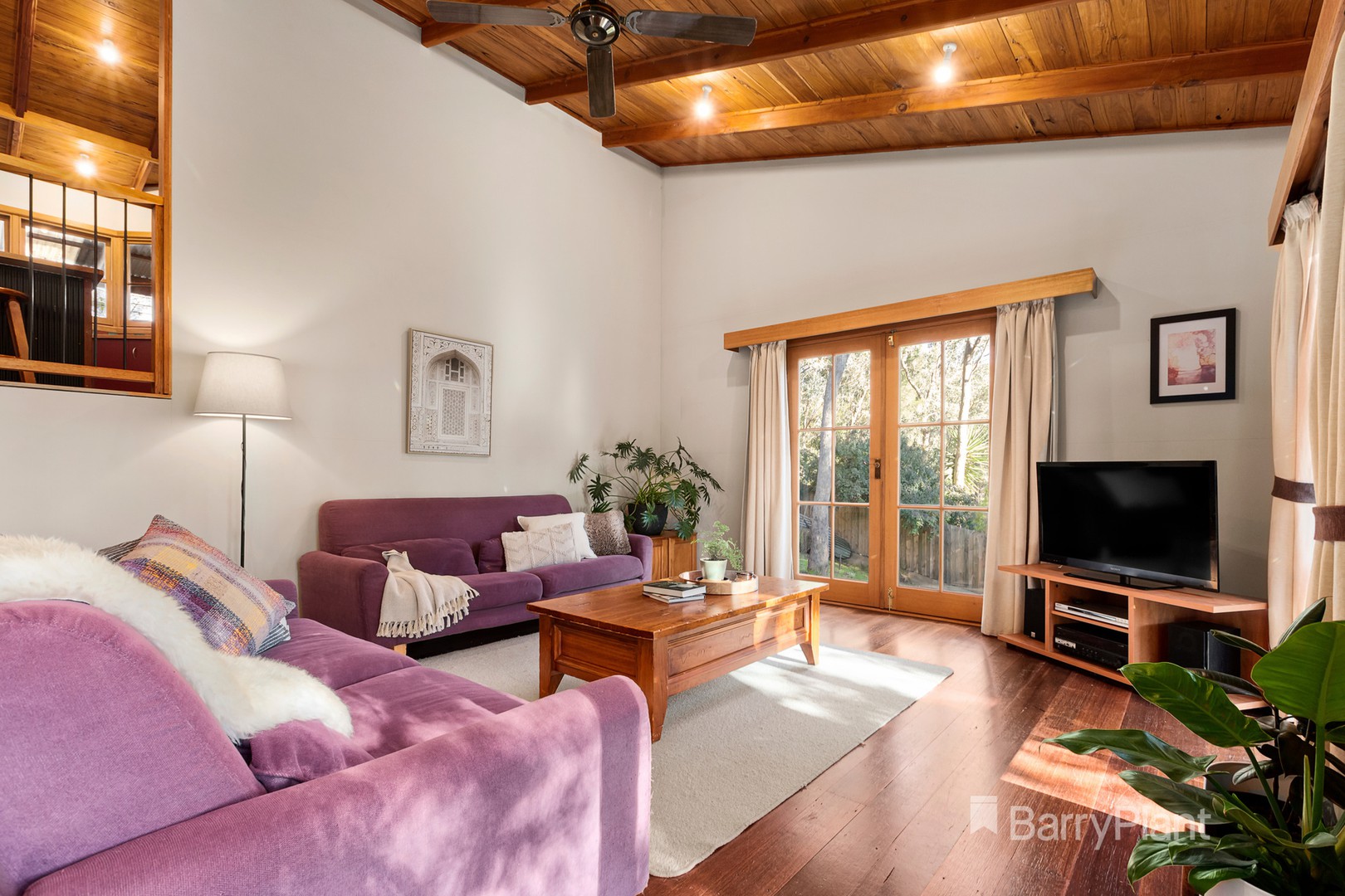 33 Hillcrest Road, Hurstbridge, VIC 3099, Hurstbridge - Thumbnail 3