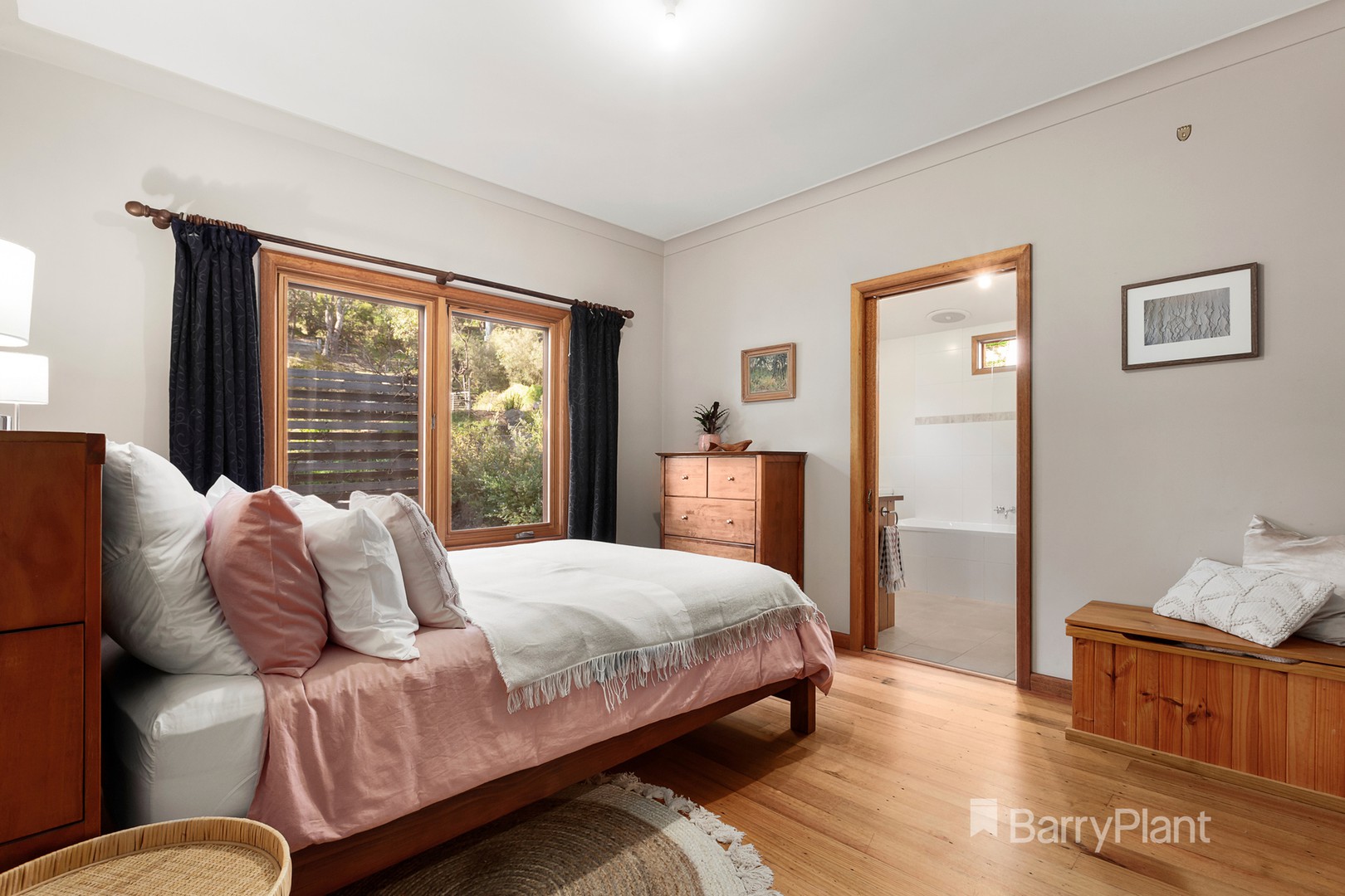 33 Hillcrest Road, Hurstbridge, VIC 3099, Hurstbridge - Thumbnail 4