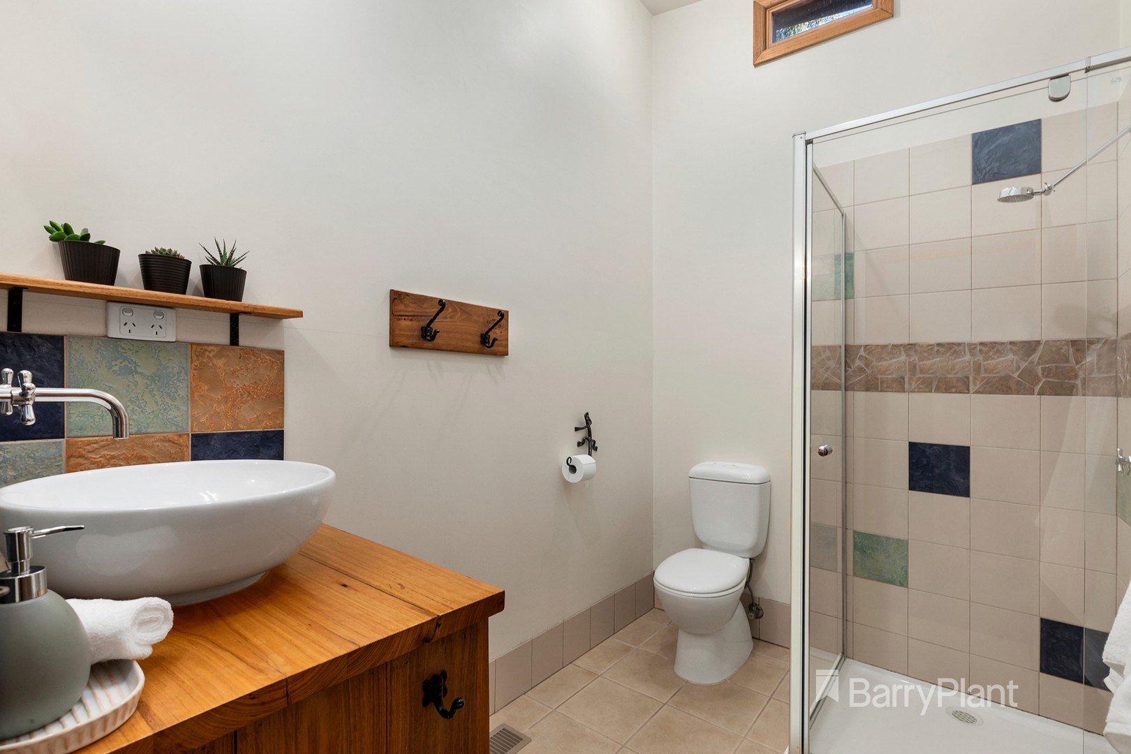 33 Hillcrest Road, Hurstbridge, VIC 3099, Hurstbridge - Thumbnail 5