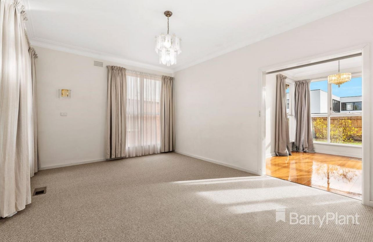 33 Hillingdon Crescent, Doncaster, VIC 3108, Doncaster - Thumbnail 2