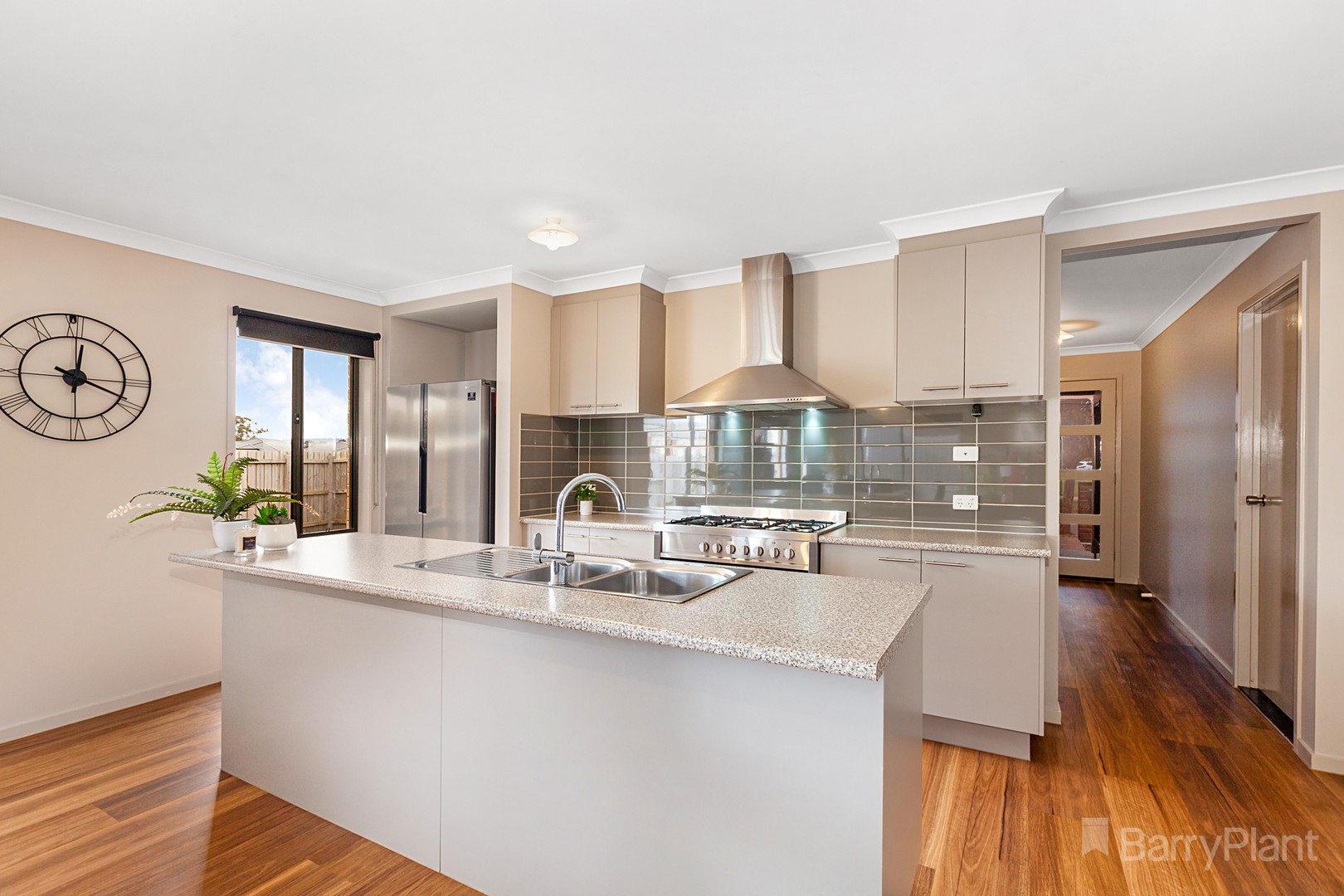 33 Holly DriveWallan, VIC 3756, Wallan - Thumbnail 2