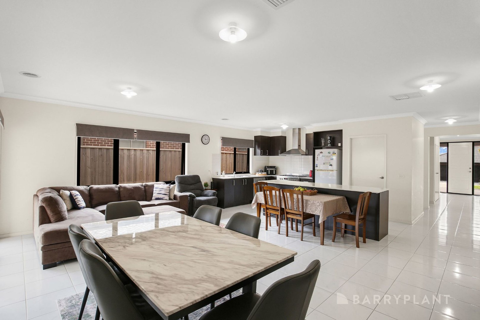 33 Huntington Terrace, Wollert, VIC 3750 - Thumbnail 2 - 21/03/2025