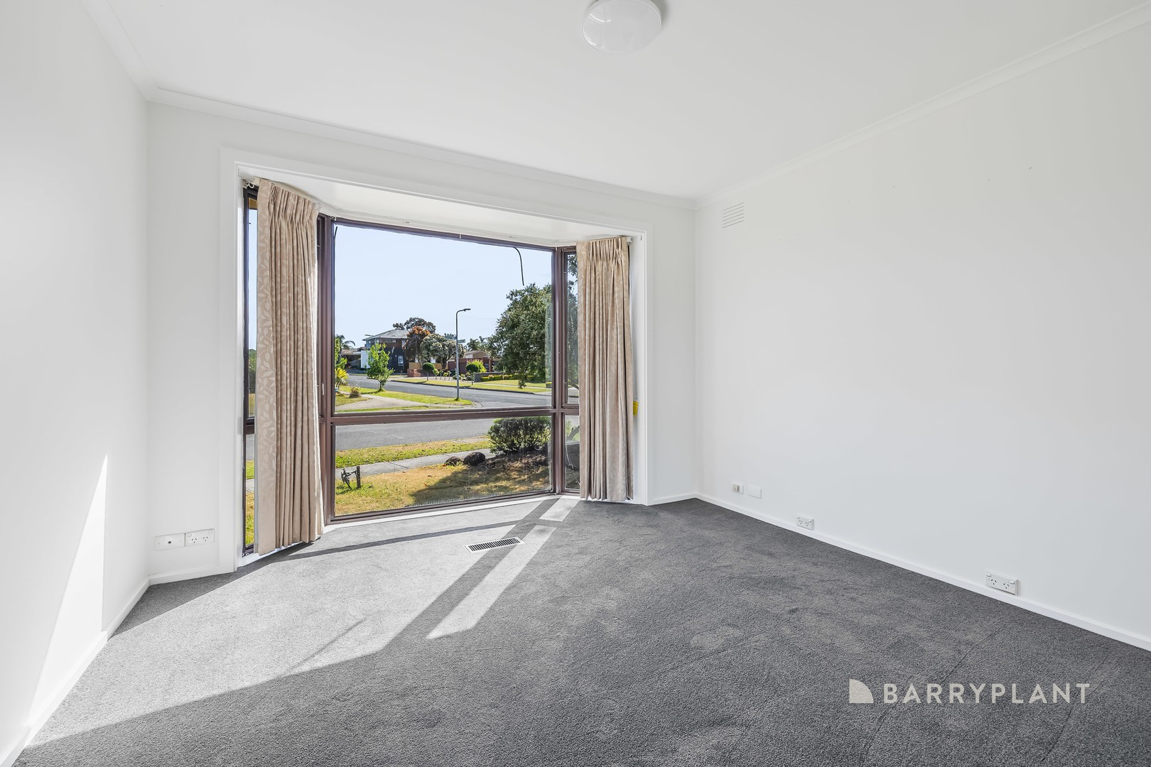 33 Hurlstone Crescent, Mill Park, VIC 3082, Mill Park - Thumbnail 7