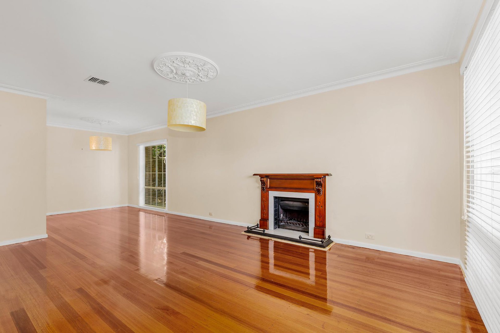 33 Koolkuna Avenue, Doncaster, VIC 3108, Doncaster - Thumbnail 3