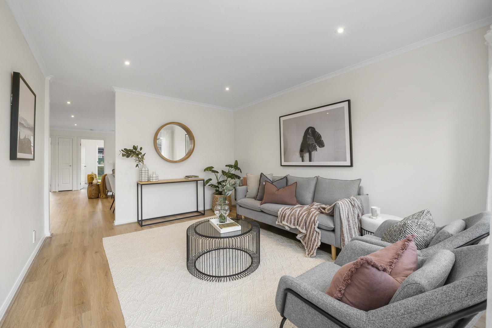 33 Kyneton Circuit, Caroline Springs, VIC 3023, Caroline Springs - Thumbnail 2