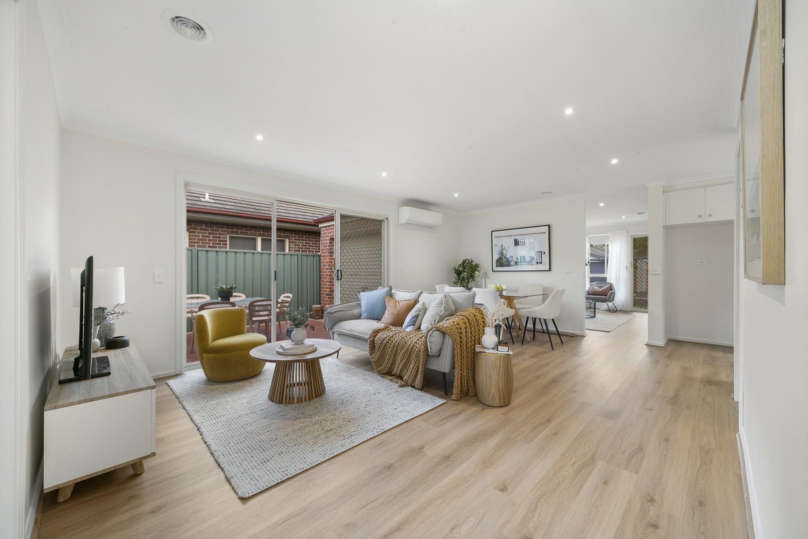 33 Kyneton Circuit, Caroline Springs, VIC 3023, Caroline Springs - Thumbnail 4