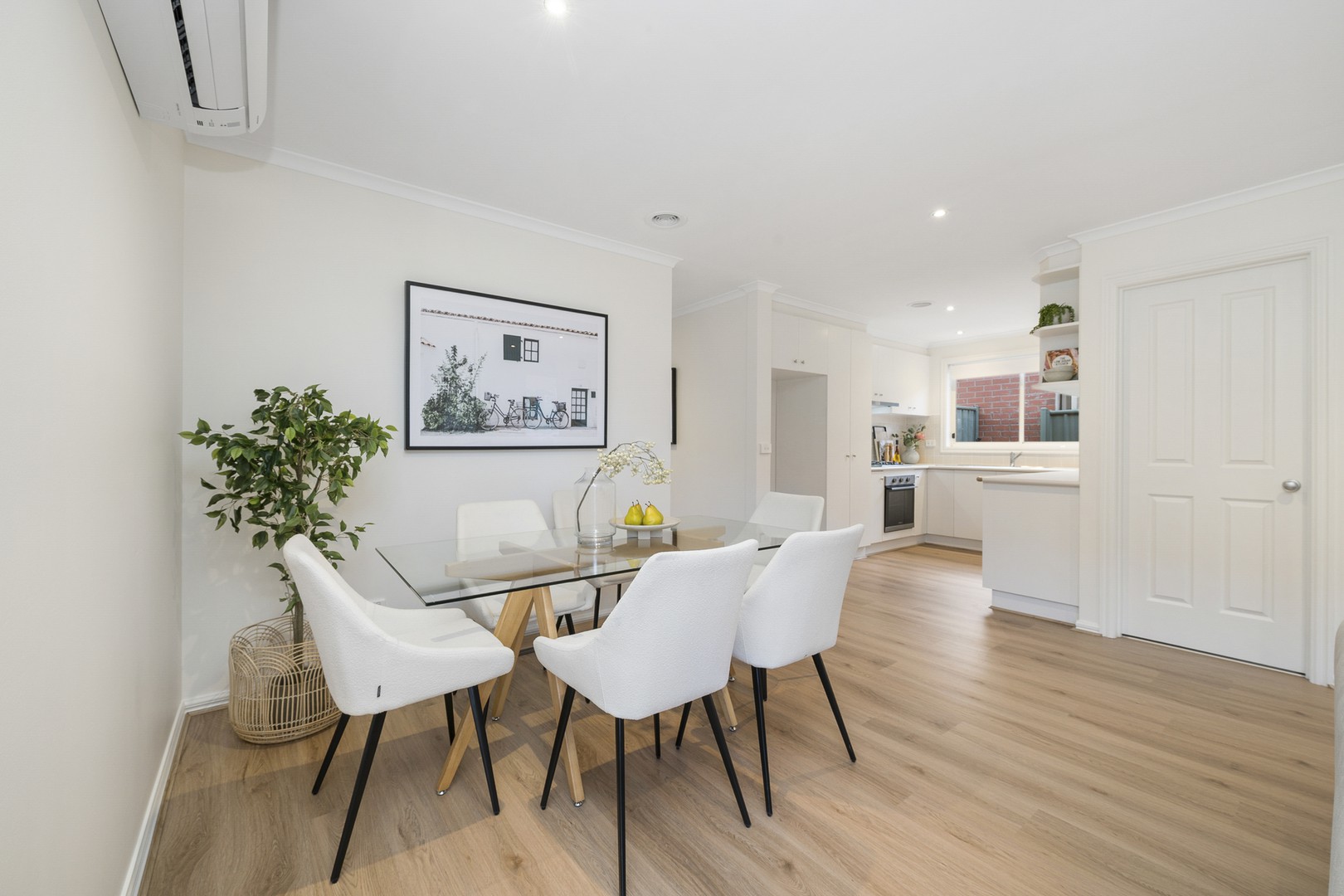 33 Kyneton Circuit, Caroline Springs, VIC 3023, Caroline Springs - Thumbnail 5