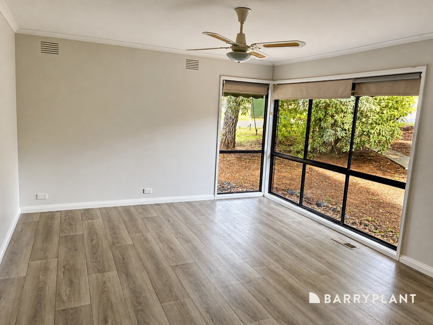 33 Lawson Crescent, Warragul, VIC 3820 - Thumbnail 1 - 24/04/2026