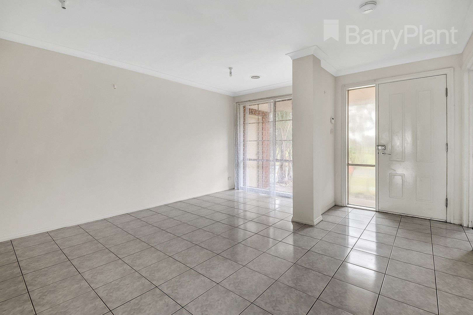 33 Limpopa Square, Roxburgh Park, VIC 3064 - Thumbnail 2 - 04/10/2021