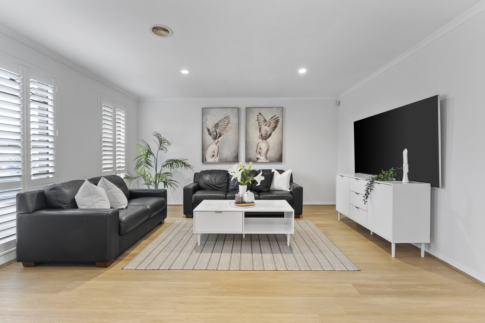 33 Loddon Drive, Taylors Hill, VIC 3037 - Thumbnail 2 - 03/10/2024