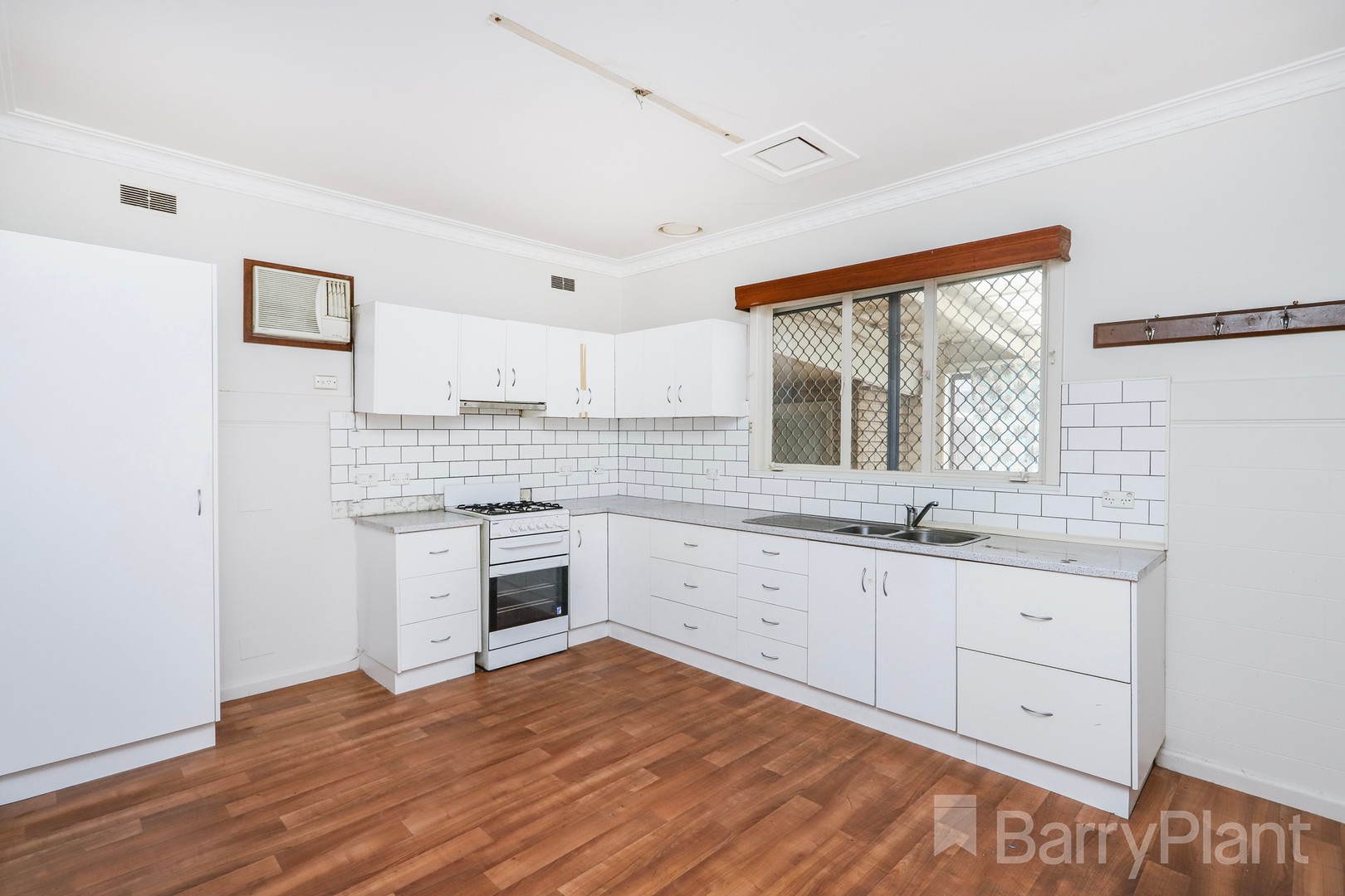 33 Marcia Street, Sunshine West, VIC 3020, Sunshine West - Thumbnail 4