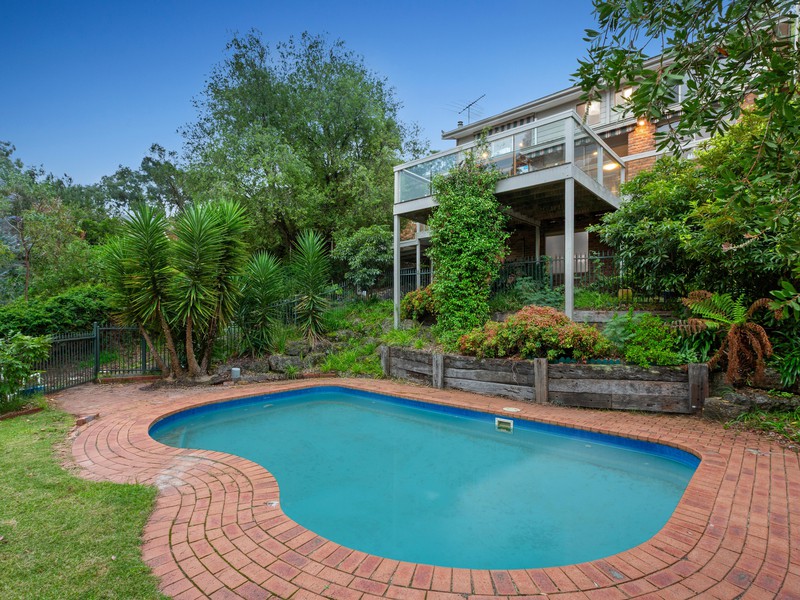 33 Maroong Drive, Research, VIC 3095 - Image - 09/04/2026