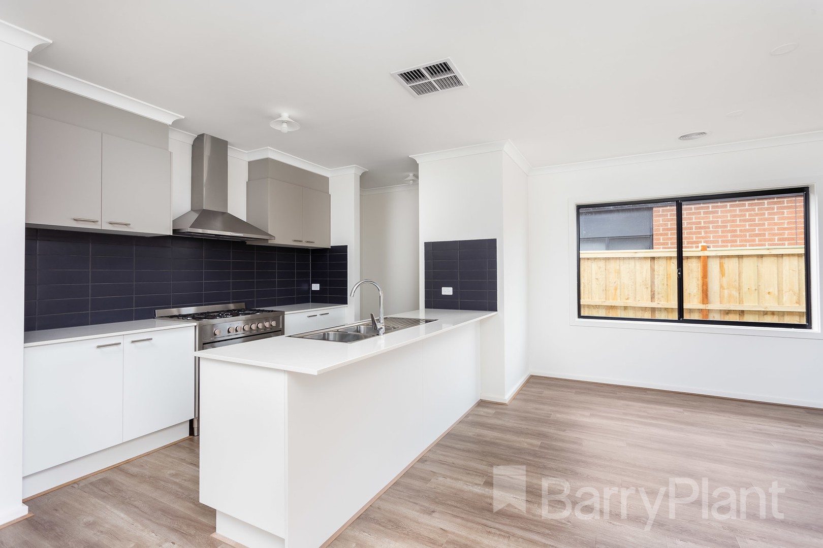 33 Merula Drive, Mambourin, VIC 3024, Mambourin - Thumbnail 4