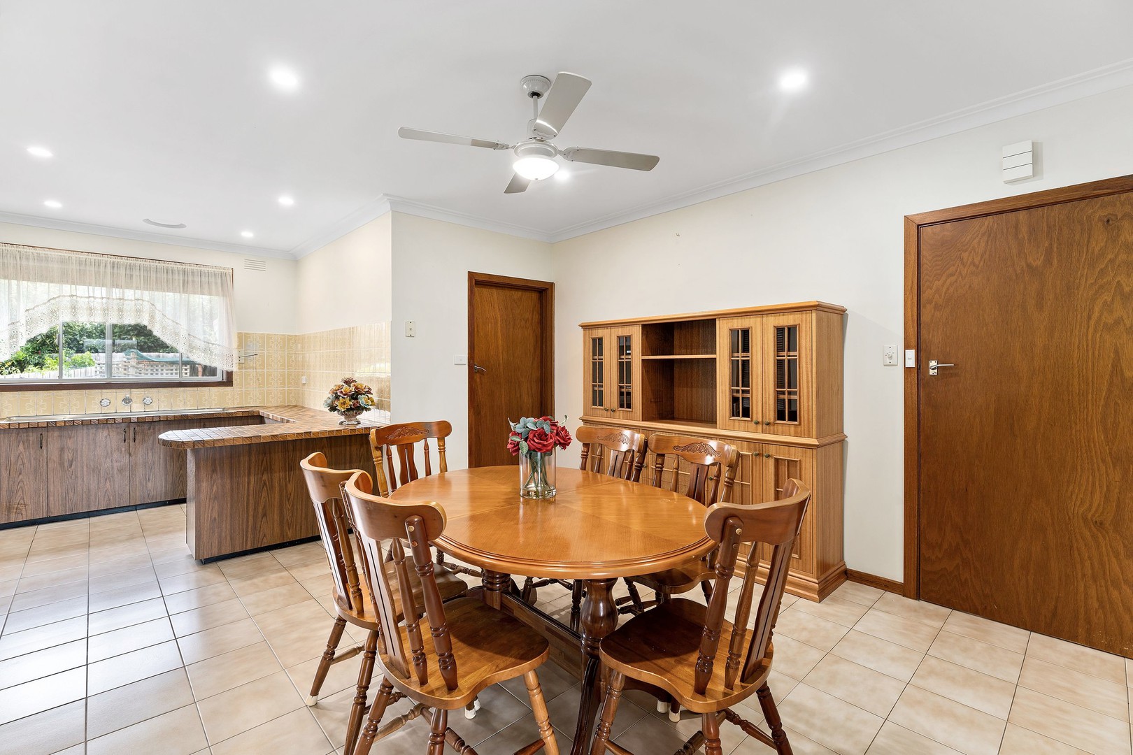 33 Montpellier Drive, Avondale Heights, VIC 3034, Avondale Heights - Thumbnail 3