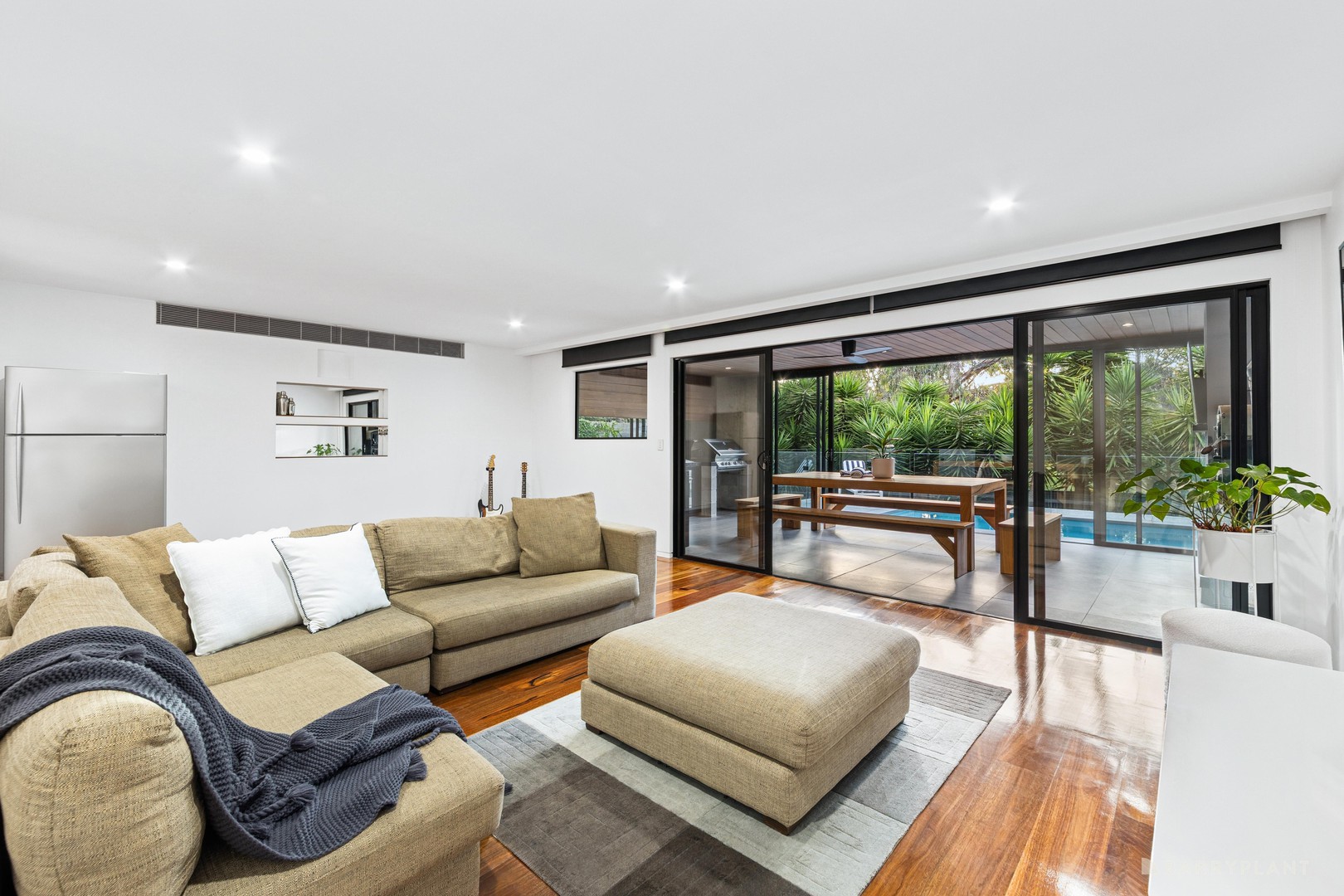 33 Morinda Crescent, Doncaster East, VIC 3109 - Thumbnail 2 - 10/10/2025