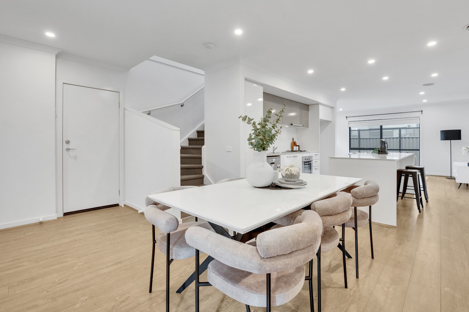 33 Nautical Crescent, Craigieburn, VIC 3064 - Thumbnail 2 - 12/06/2025
