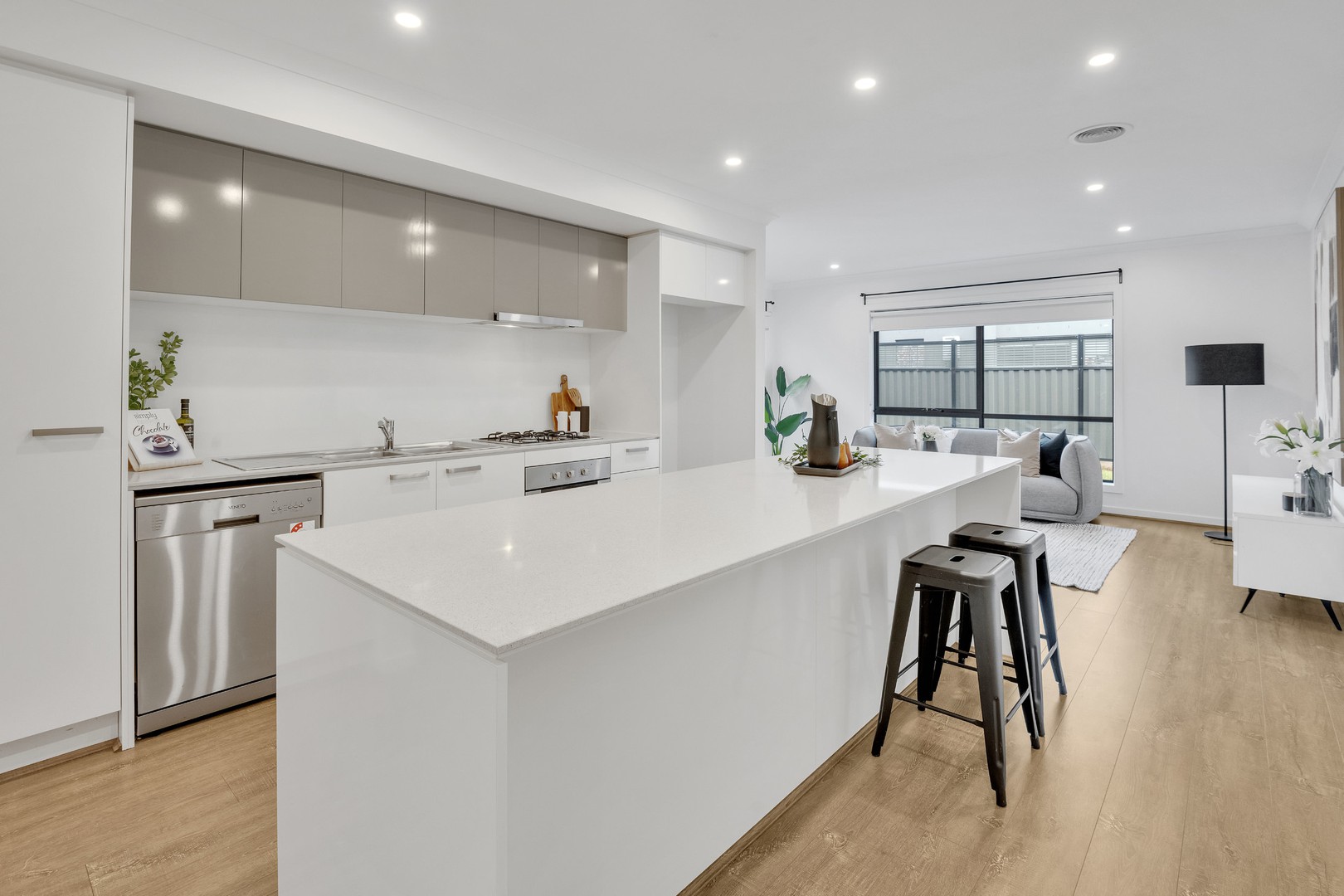 33 Nautical Crescent, Craigieburn, VIC 3064, Craigieburn - Thumbnail 5