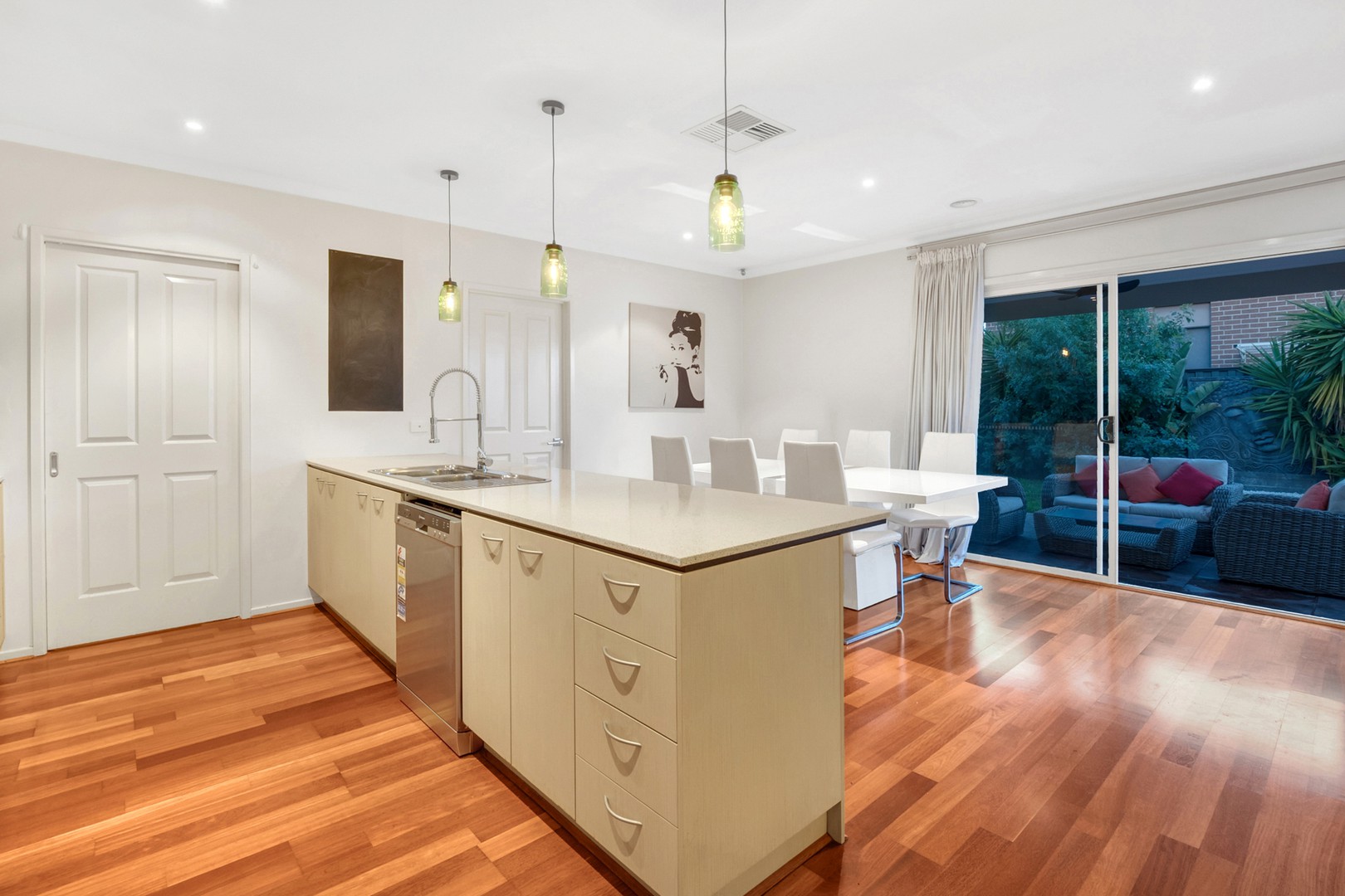 33 Oakgrove DriveCraigieburn, VIC 3064, Craigieburn - Thumbnail 4