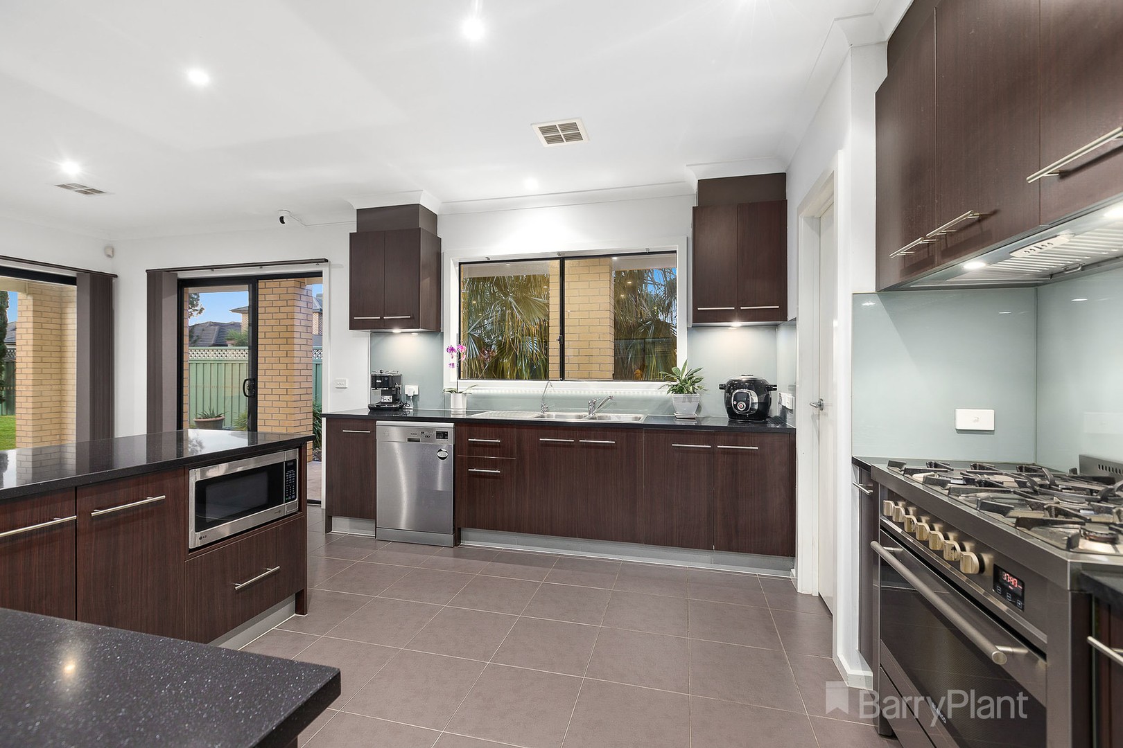 33 Park Orchard Drive, Pakenham, VIC 3810, Pakenham - Thumbnail 6