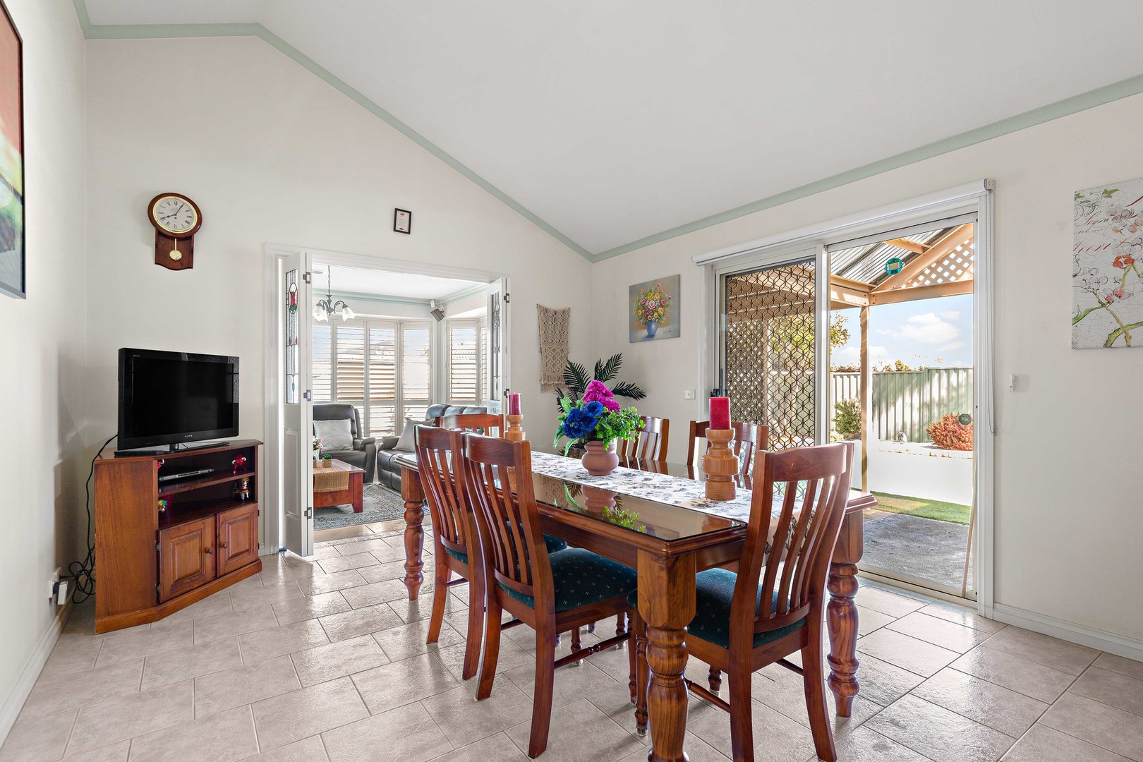 33 Pintail Crescent, Taylors Lakes, VIC 3038, Keilor Lodge - Thumbnail 4
