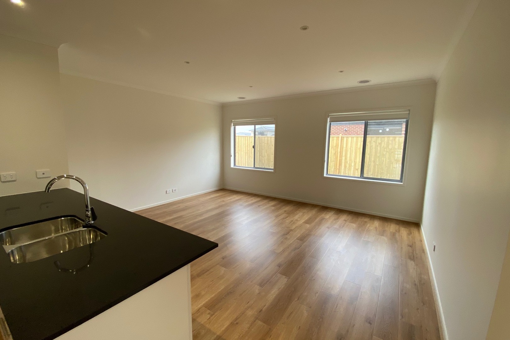 33 Plymouth Boulevard, Clyde North, VIC 3978, Clyde North - Thumbnail 4