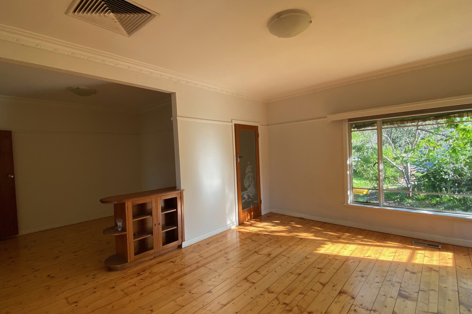 33 Rubicon Street, Reservoir, VIC 3073 - Thumbnail 1 - 08/10/2021