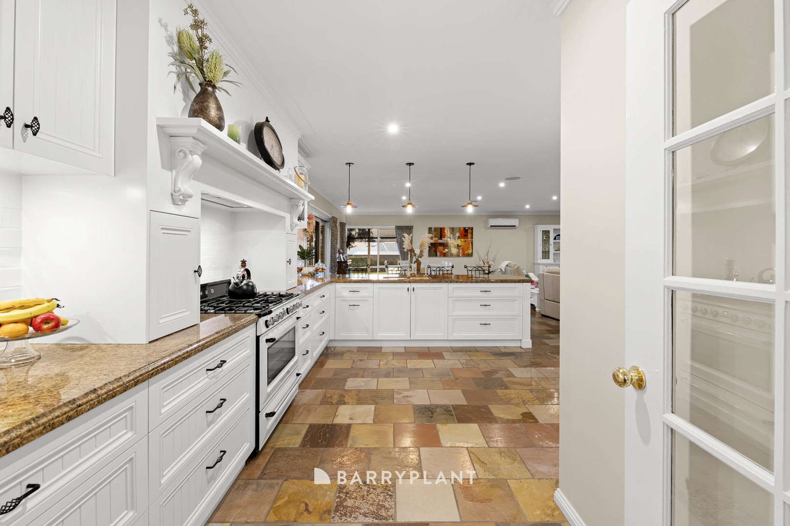 33 Ryan Road, Pakenham, VIC 3810, Pakenham - Thumbnail 7