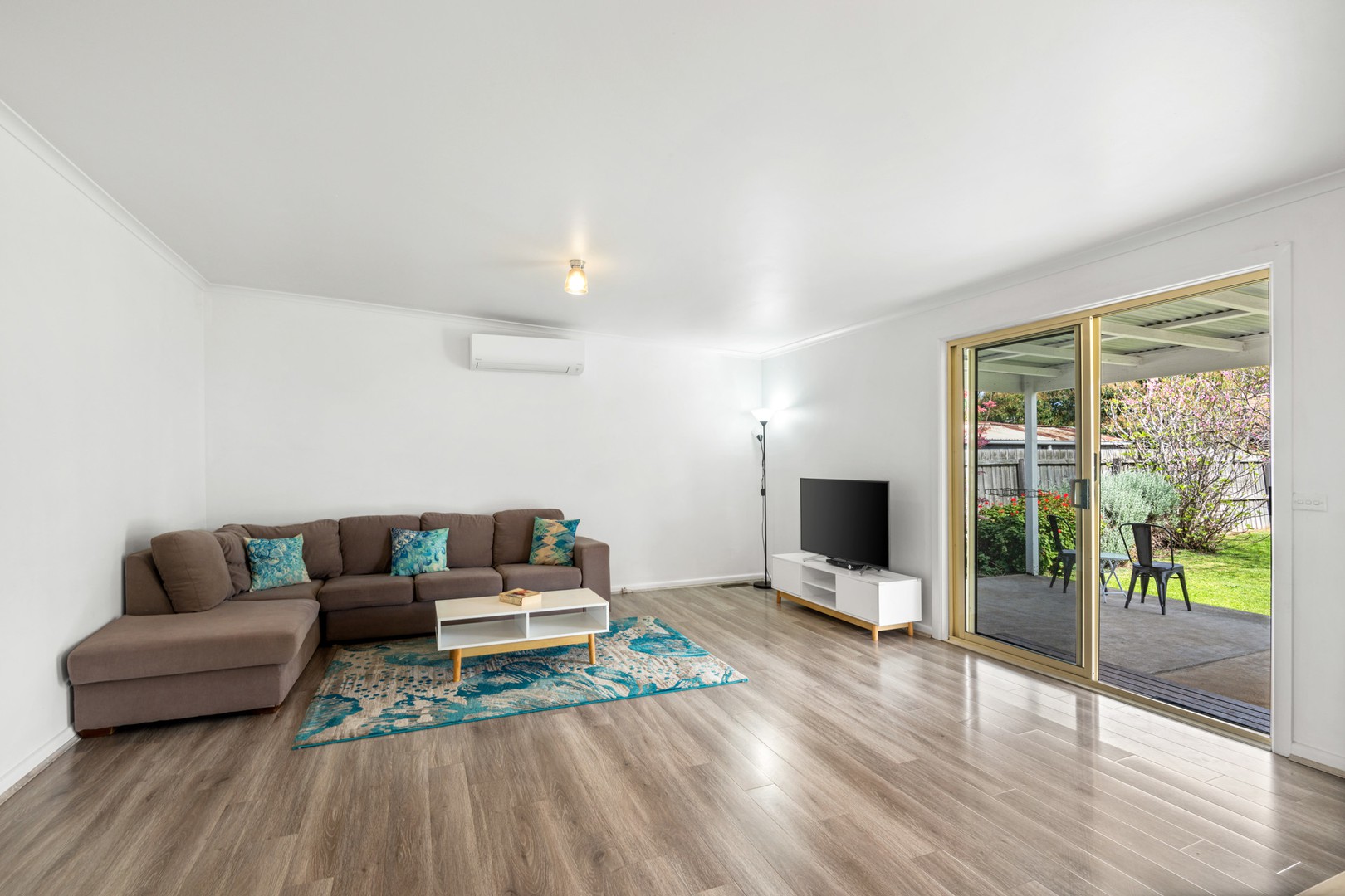 33 Seabeach Parade, North Shore, VIC 3214, North Shore - Thumbnail 3