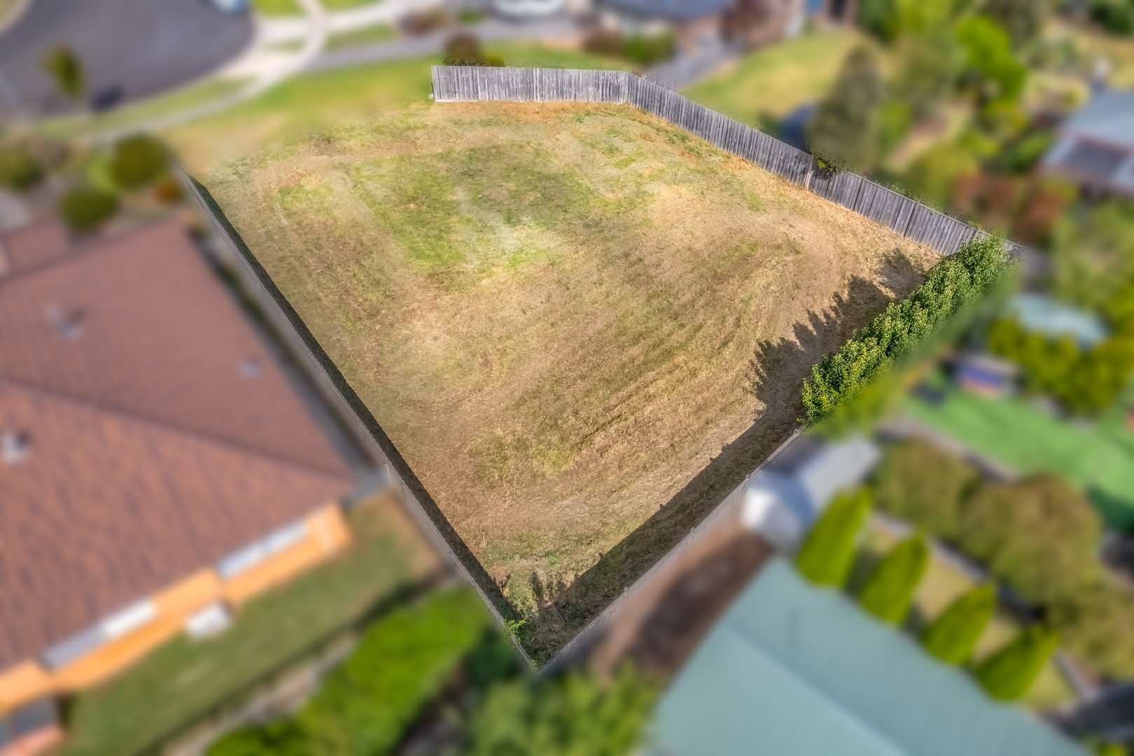 33 Southern Close, Drouin, VIC 3818 - Thumbnail 2 - 05/02/2026