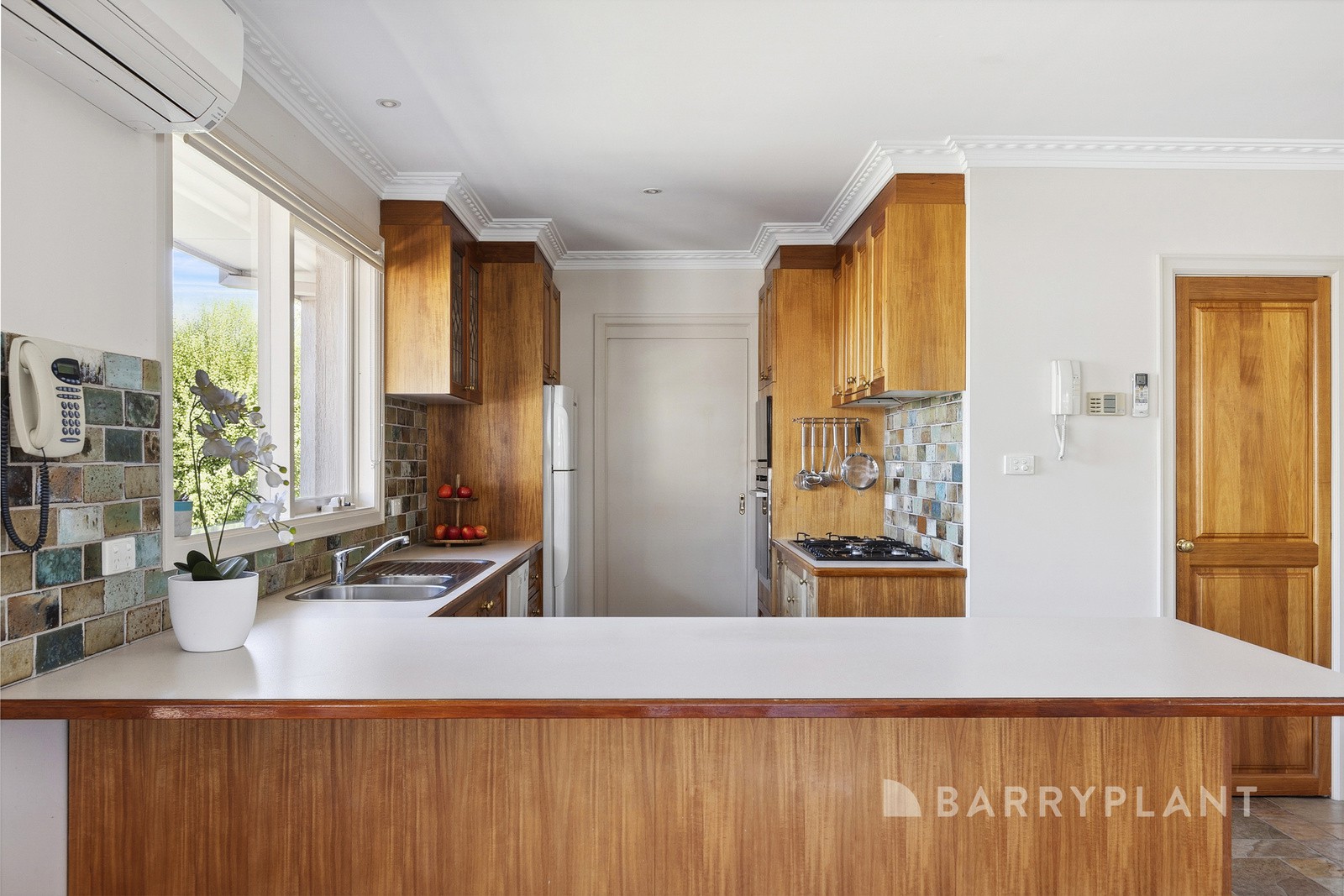 33 Summit Crescent, Glen Waverley, VIC 3150, Glen Waverley - Thumbnail 4