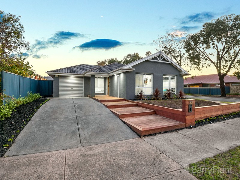 33 The Parkway, Pakenham, VIC 3810 - Image - 01/12/2025