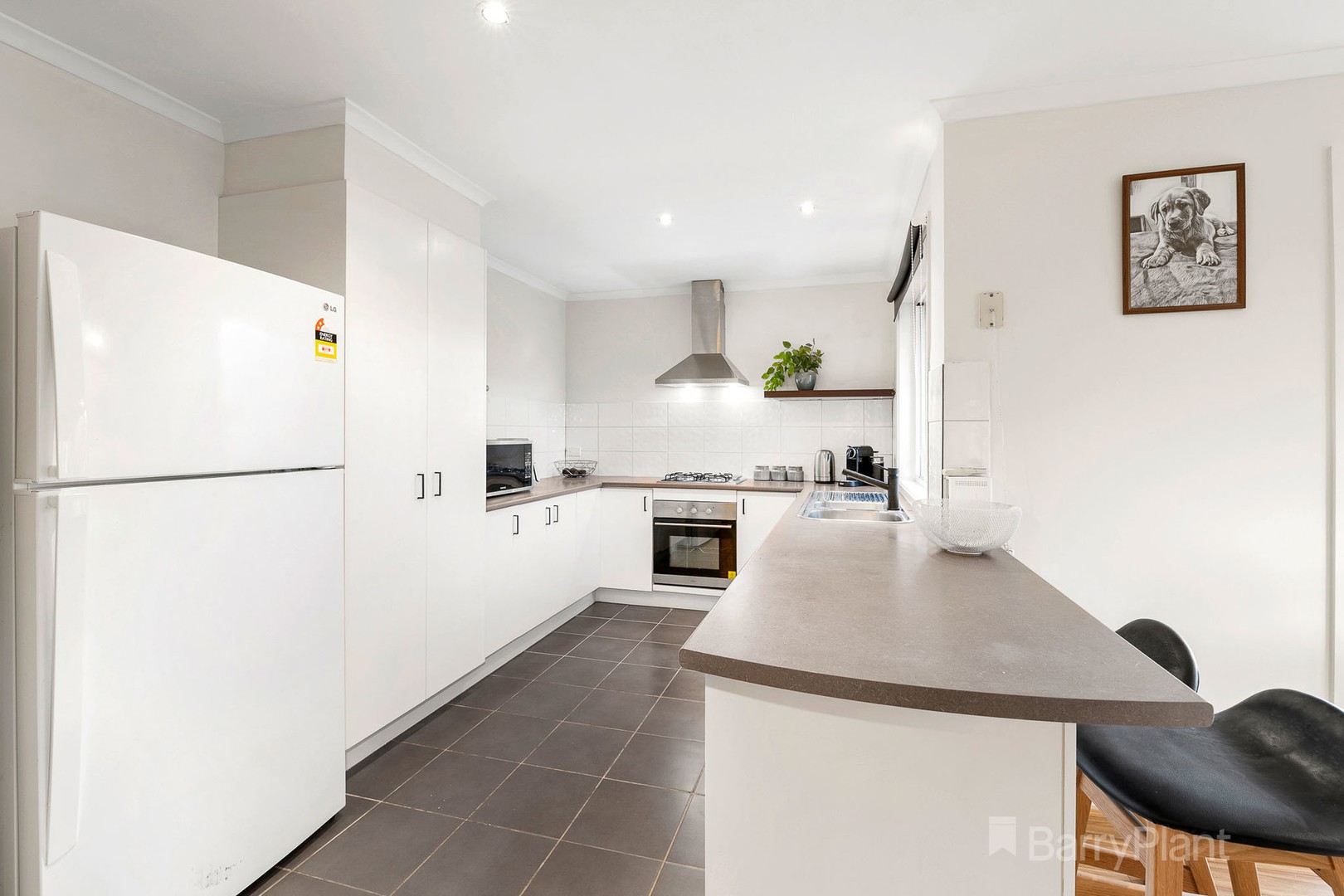33 The Parkway, Pakenham, VIC 3810, Pakenham - Thumbnail 3