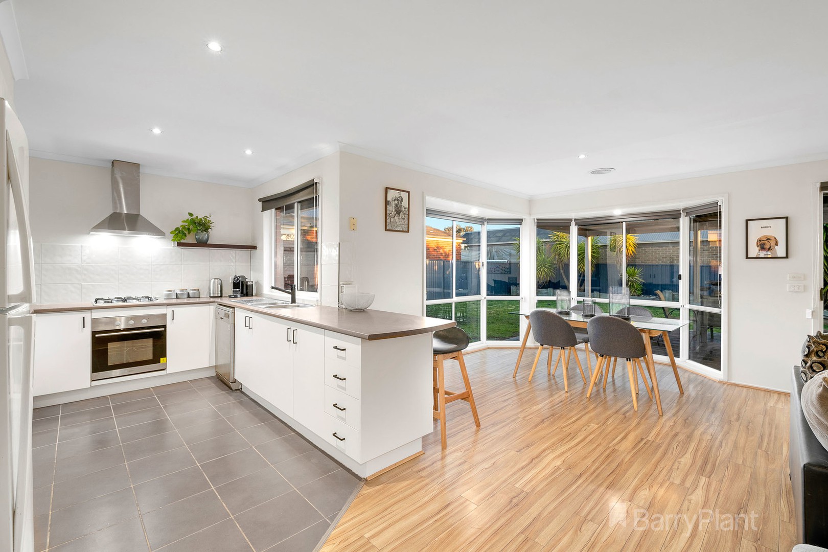 33 The Parkway, Pakenham, VIC 3810, Pakenham - Thumbnail 4