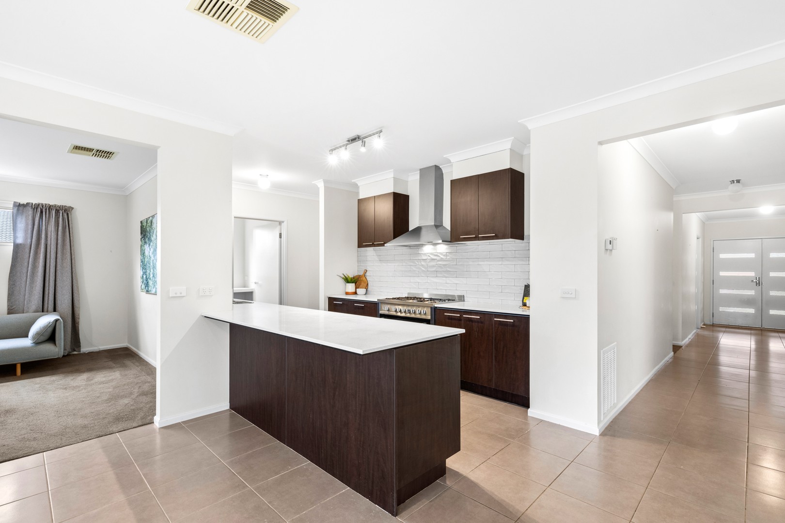 33 Tristania Drive, Point Cook, VIC 3030, Point Cook - Thumbnail 5