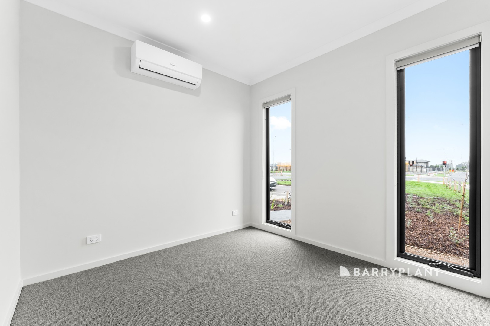 33 Vondel Way, Clyde North, VIC 3978, Clyde North - Thumbnail 3
