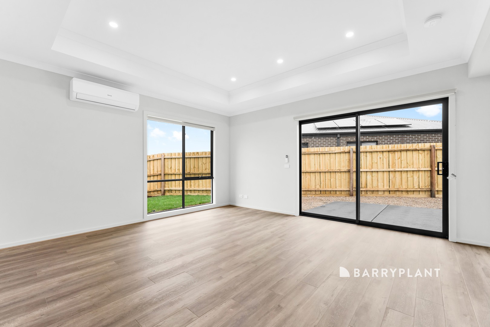33 Vondel Way, Clyde North, VIC 3978, Clyde North - Thumbnail 8