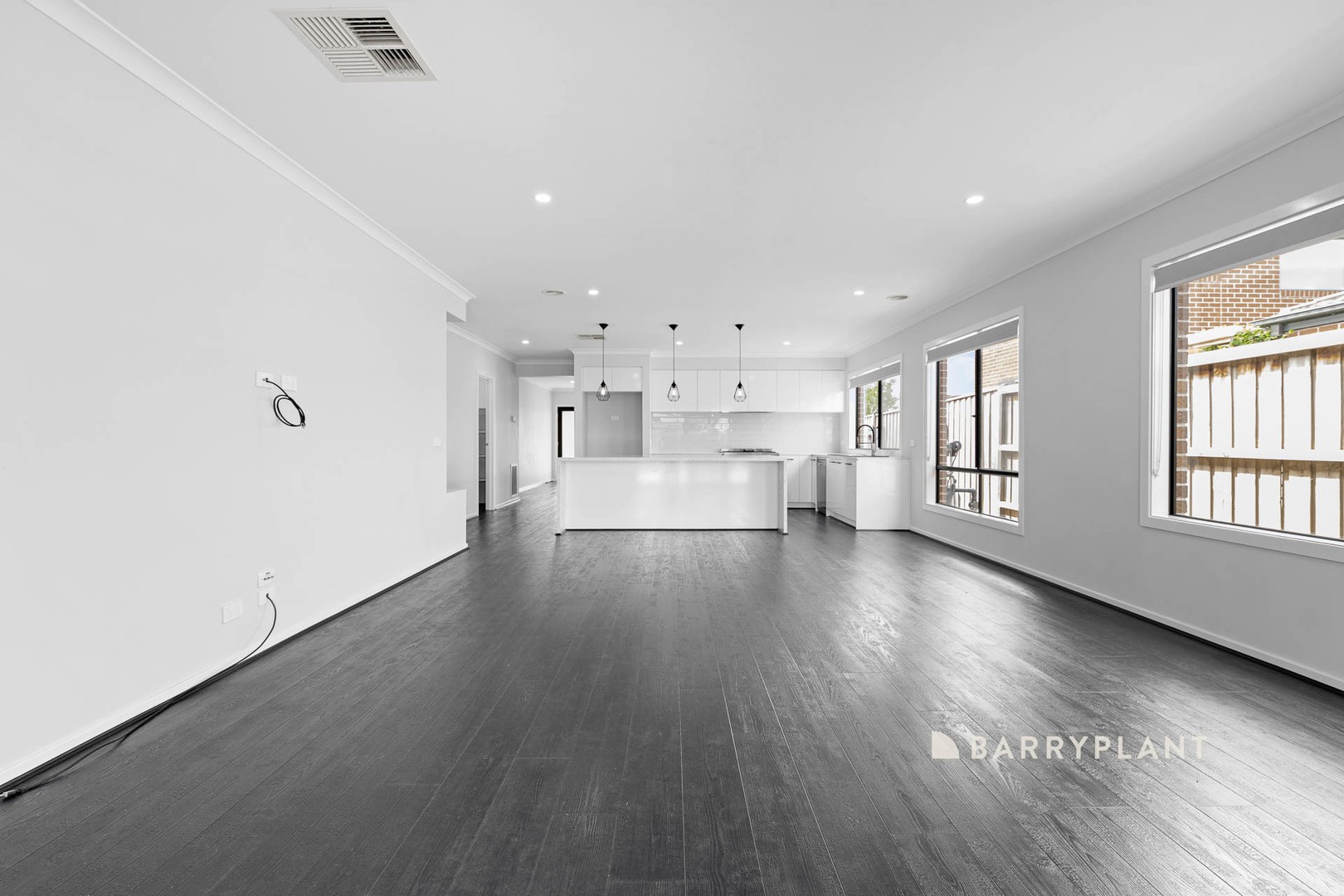 33 Walhallow Drive, Clyde North, VIC 3978, Clyde North - Thumbnail 5
